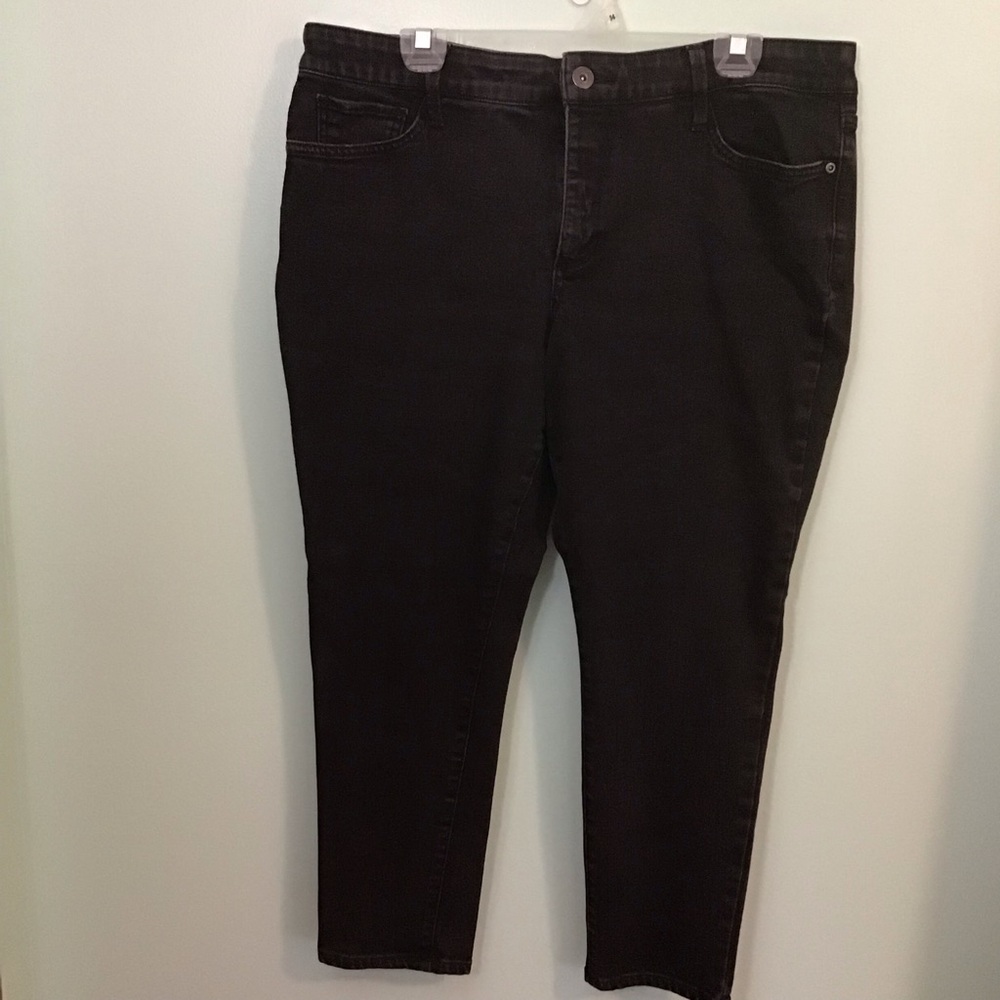 St. John's Bay Black Skinny Leg Jeans
